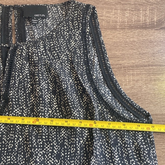 EUC Greylin Silk Blouse Sleevless Size Large Black And White Tank Top - Picture 5 of 8